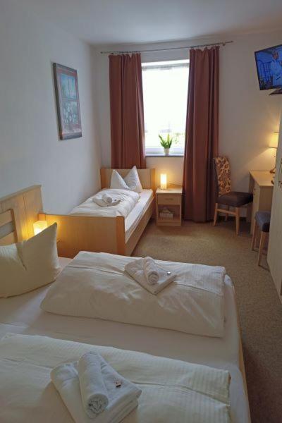 Hotel - Gasthof Erber Sinzing Dış mekan fotoğraf